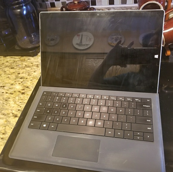 Surface pro 3. 64 GB - Picture 2 of 8